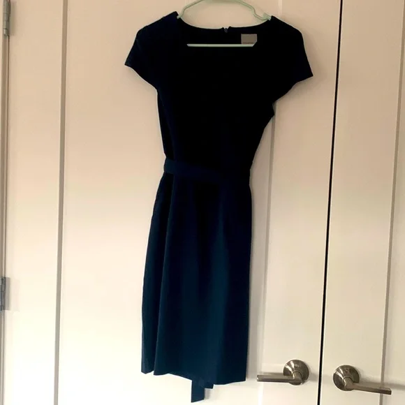 vero moda navy blue dress Women " "Vero Moda" navy blue sleeveless dress with ties infront. Size Small. Pr